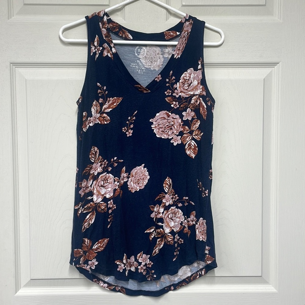 Women’s tank size S